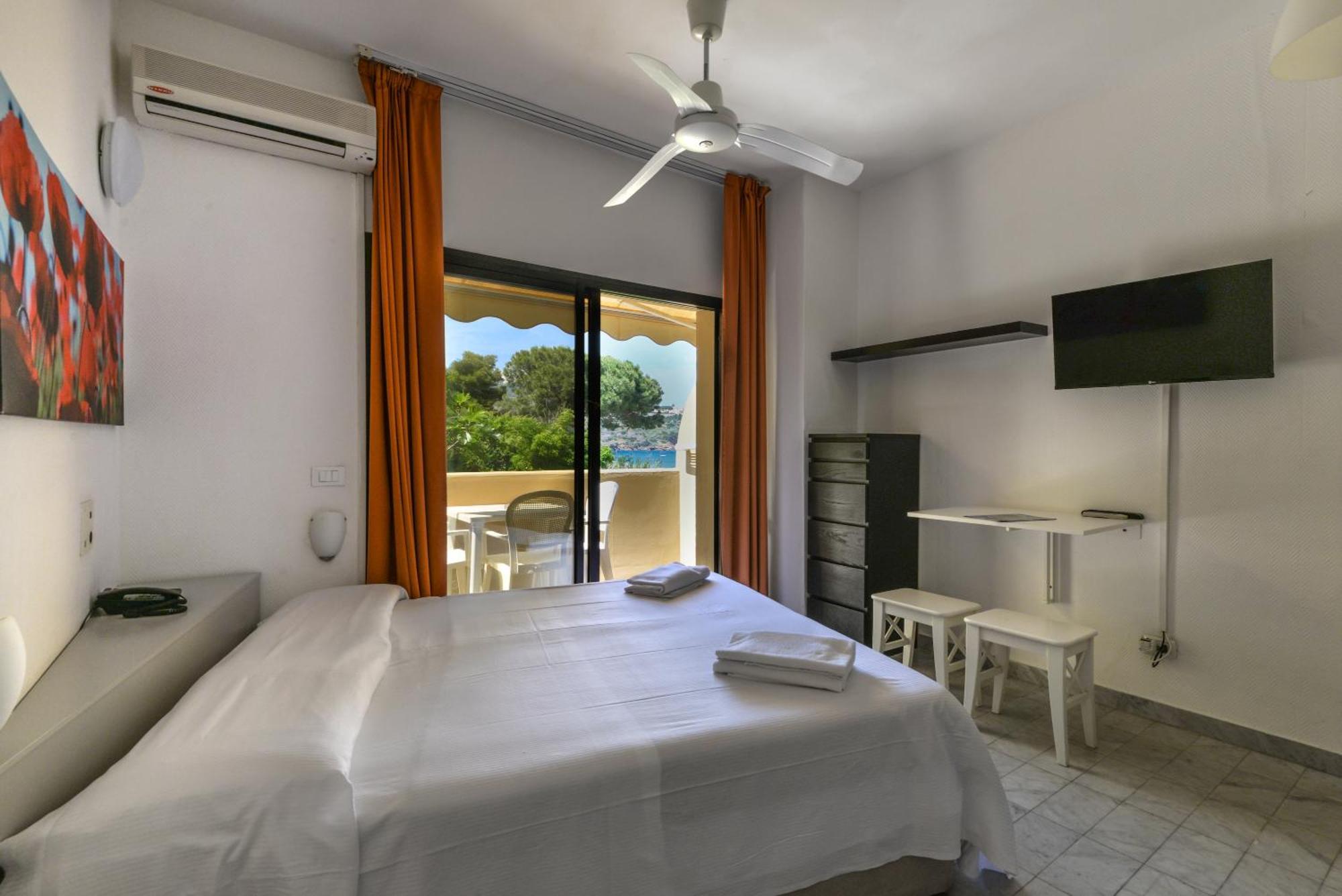 Hotel Le Acacie กาโปลิเวรี ภายนอก รูปภาพ