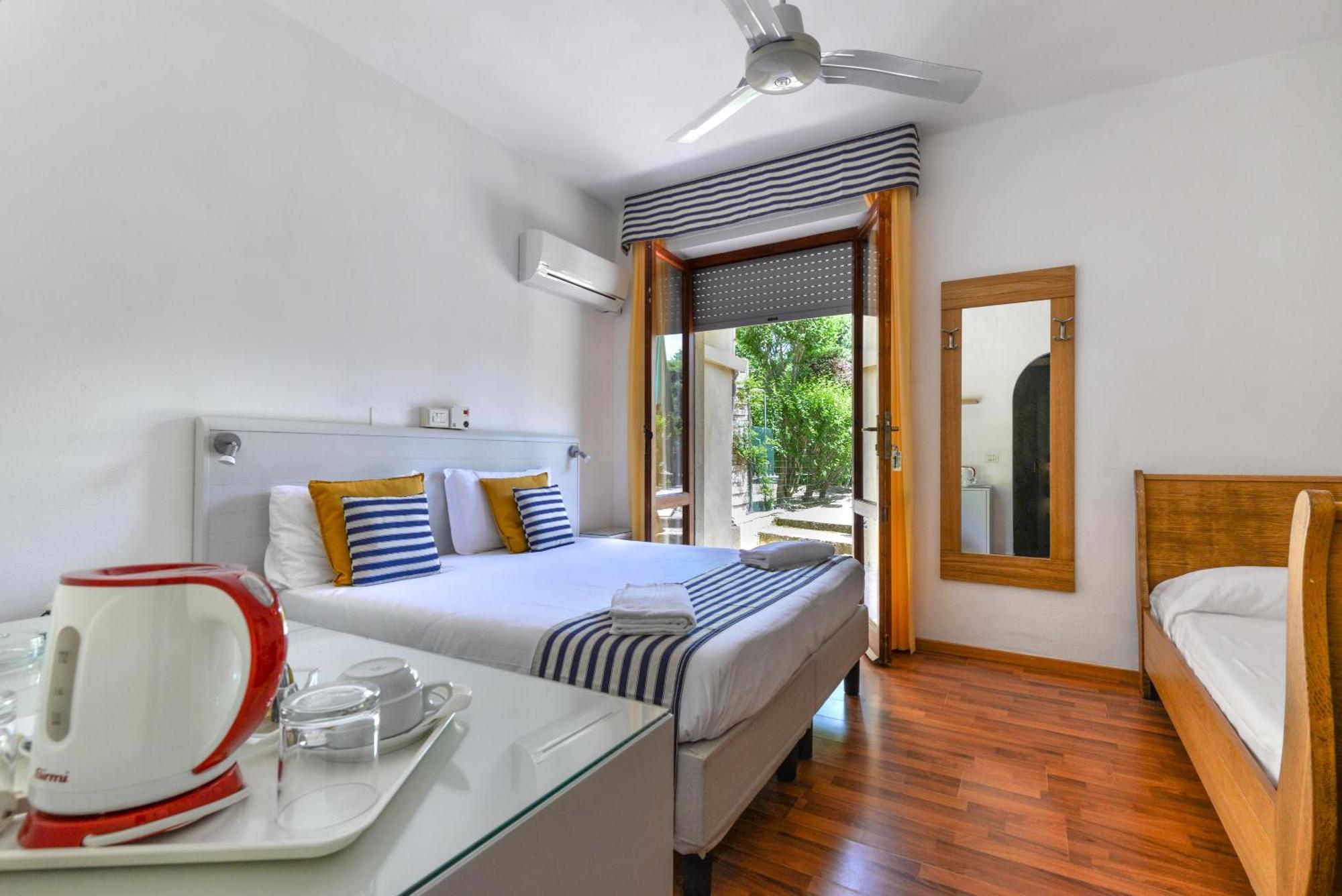 Hotel Le Acacie กาโปลิเวรี ภายนอก รูปภาพ