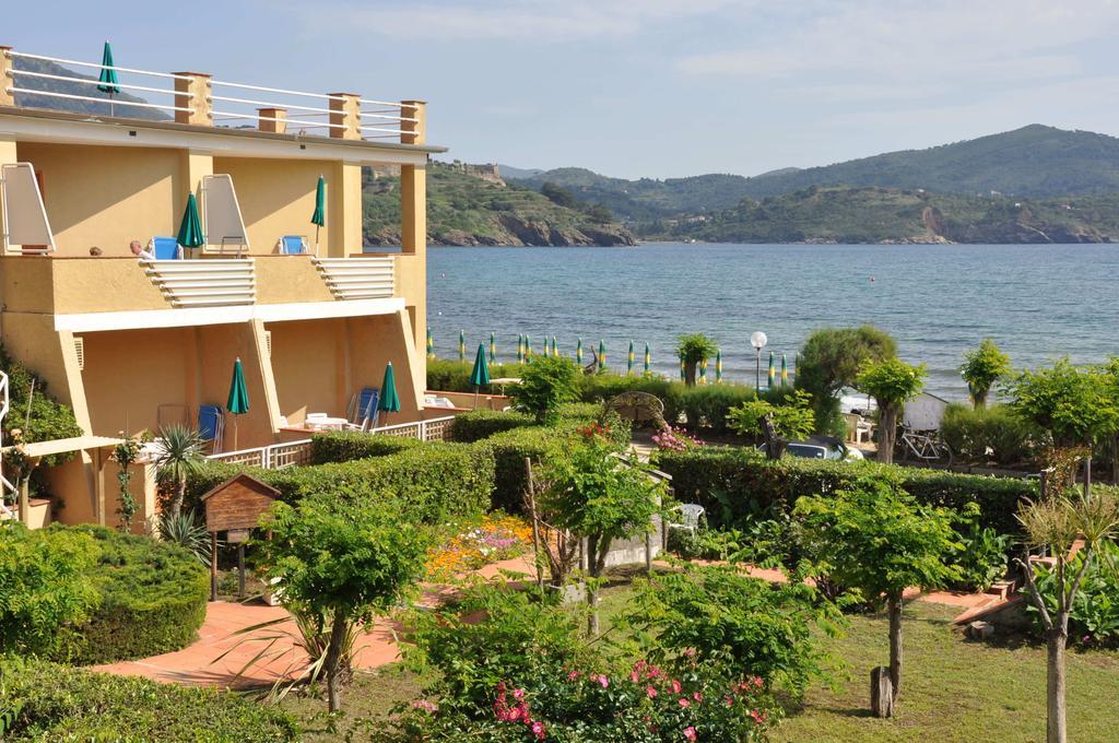 Hotel Le Acacie กาโปลิเวรี ภายนอก รูปภาพ