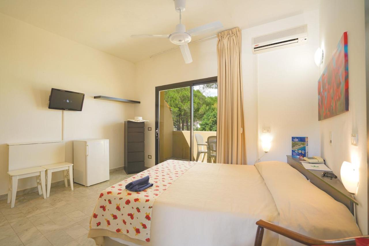 Hotel Le Acacie กาโปลิเวรี ภายนอก รูปภาพ